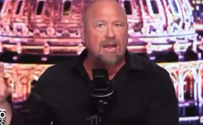 President Trump in 'freefall', says fan-turned-critic podcaster Alex Jones